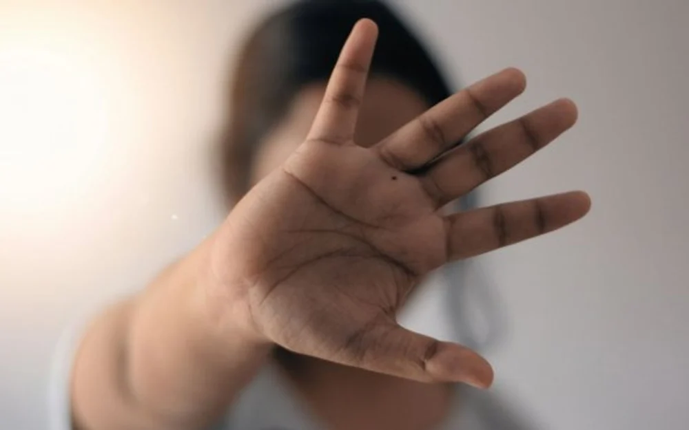 Abarcará plataformas digitales: claves del proyecto que refuerza cautelares contra agresores de mujeres